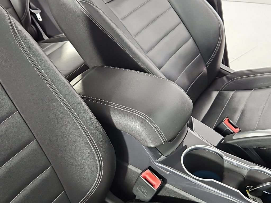 Used 2014 Ford Escape Titanium w/ Equipment Group 401A AWD/4WD image 16