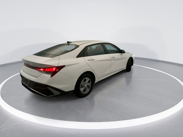 Certified 2026 Hyundai Elantra SE FWD image 6