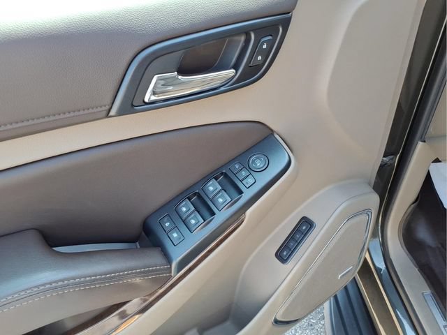 Used 2019 Chevrolet Suburban LT w/ Luxury Package AWD/4WD image 16
