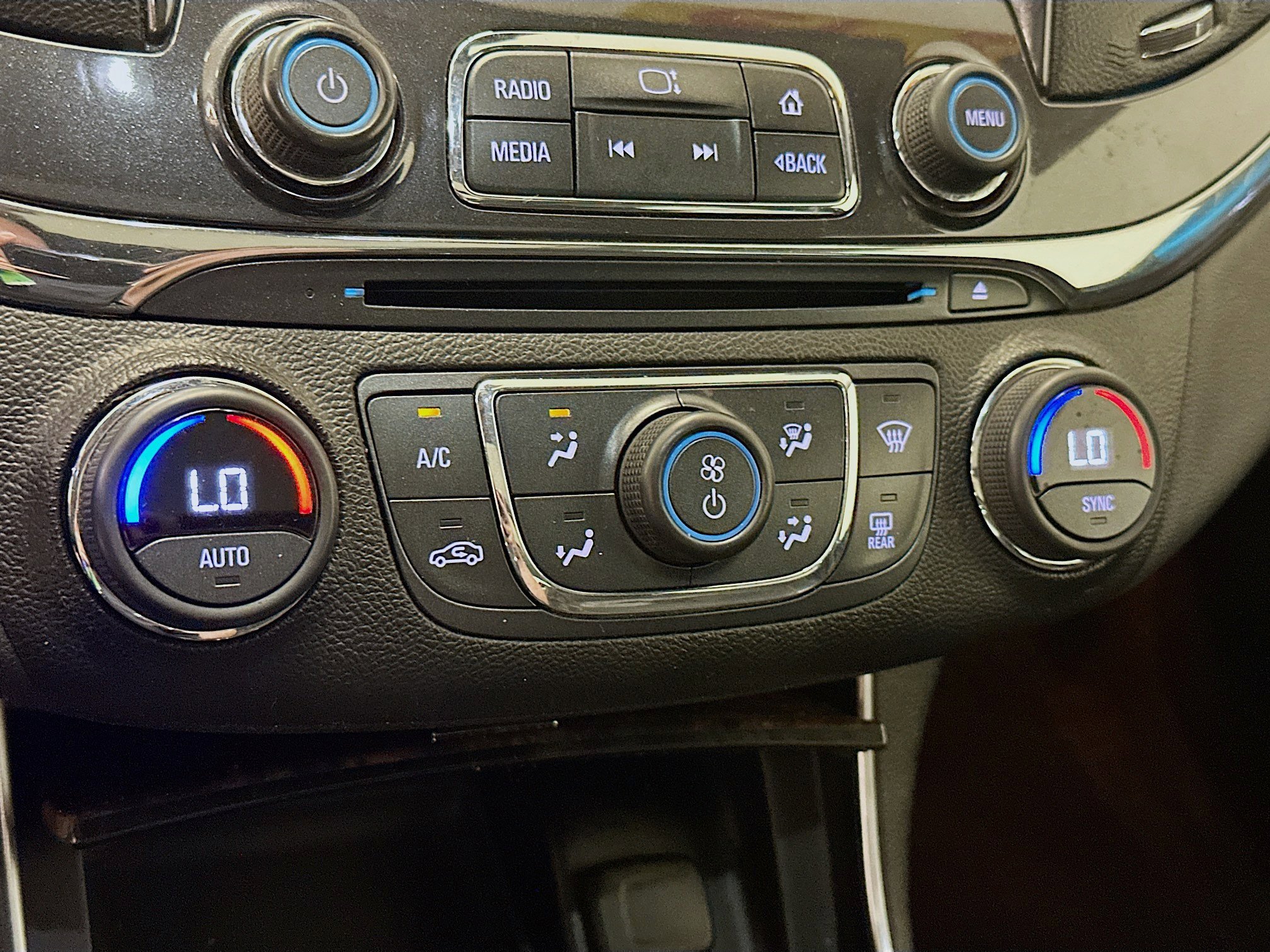 Used 2014 Chevrolet Impala LTZ FWD image 24