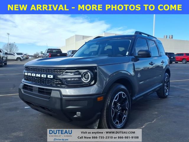 Used 2025 Ford Bronco Sport Outer Banks image 3