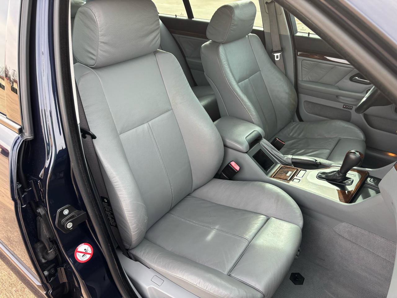 Used 2001 BMW 540i Sedan image 8