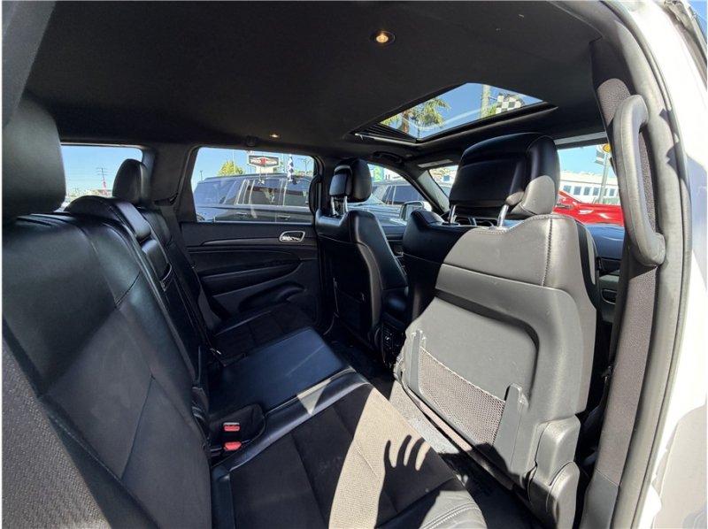 Used 2020 Jeep Grand Cherokee Altitude AWD/4WD image 27