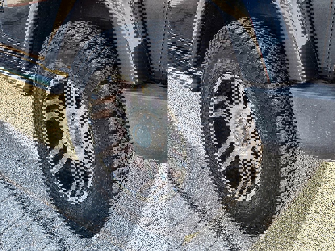 Used 2010 Jeep Wrangler Unlimited Sahara w/ Dual Top Group image 13