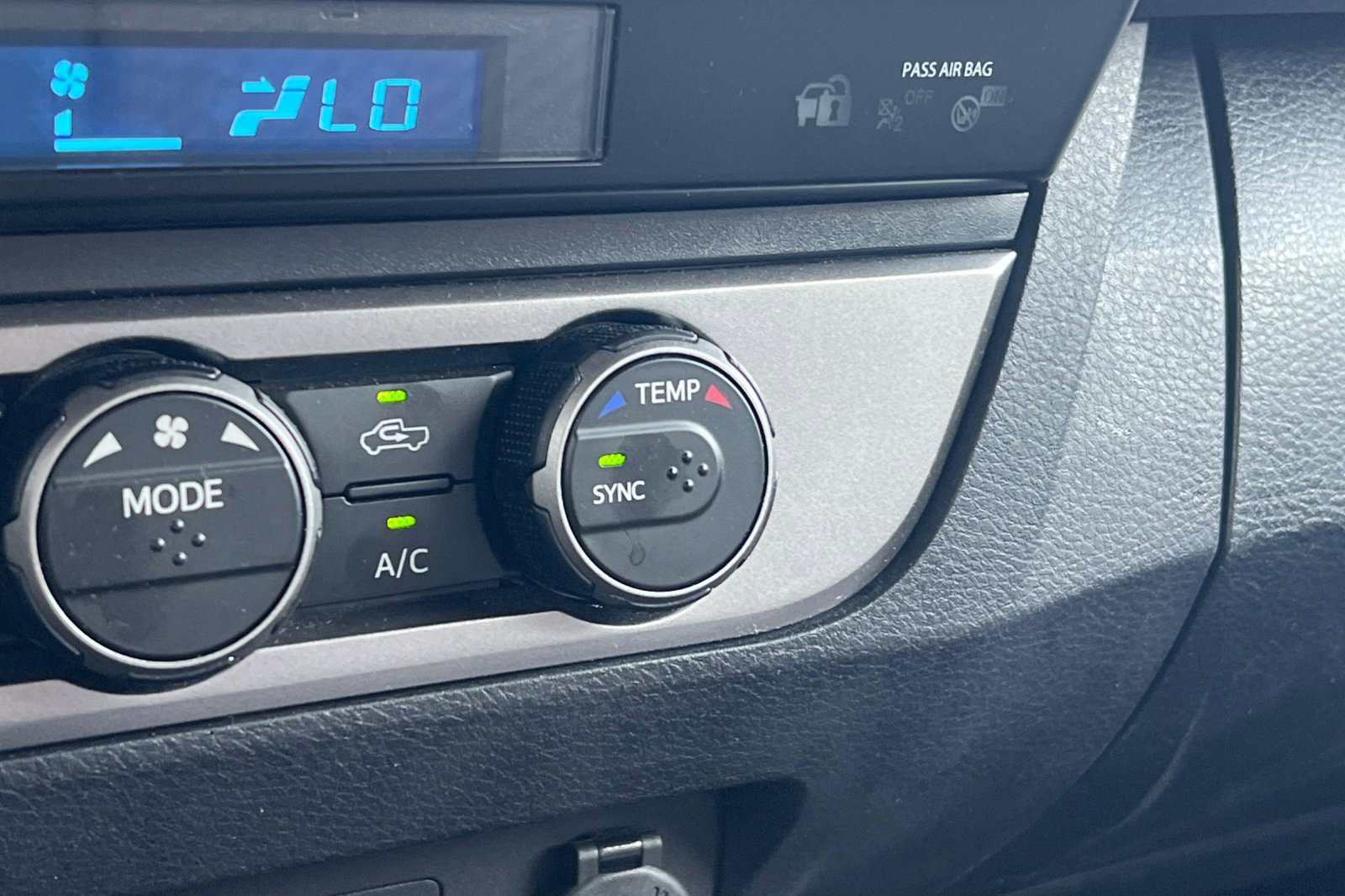 Used 2022 Toyota Tacoma SR image 29