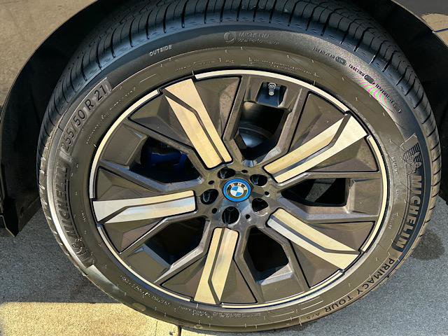 Used 2025 BMW iX xDrive50 AWD/4WD image 31