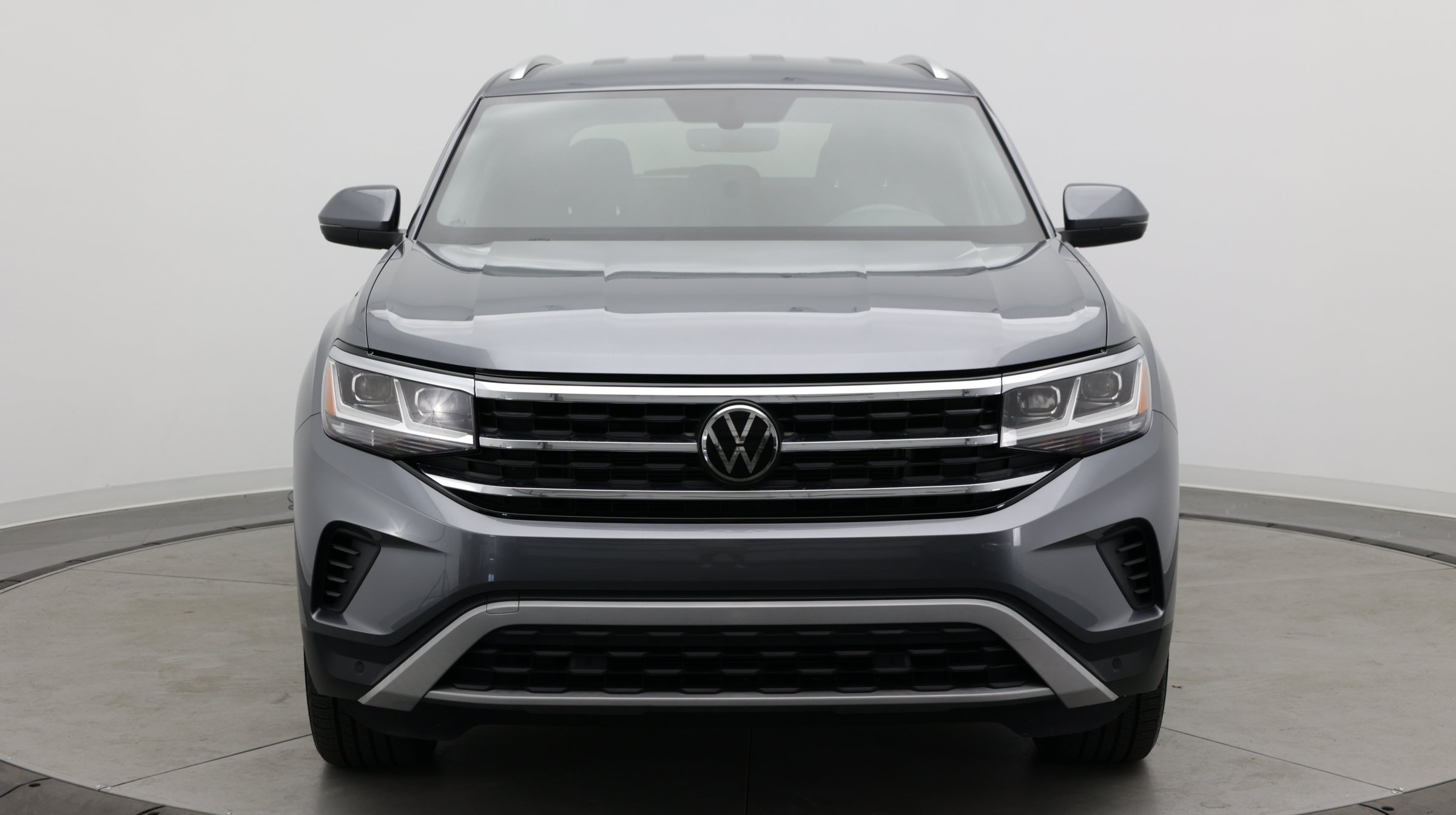Used 2023 Volkswagen Atlas Cross Sport SE FWD image 2