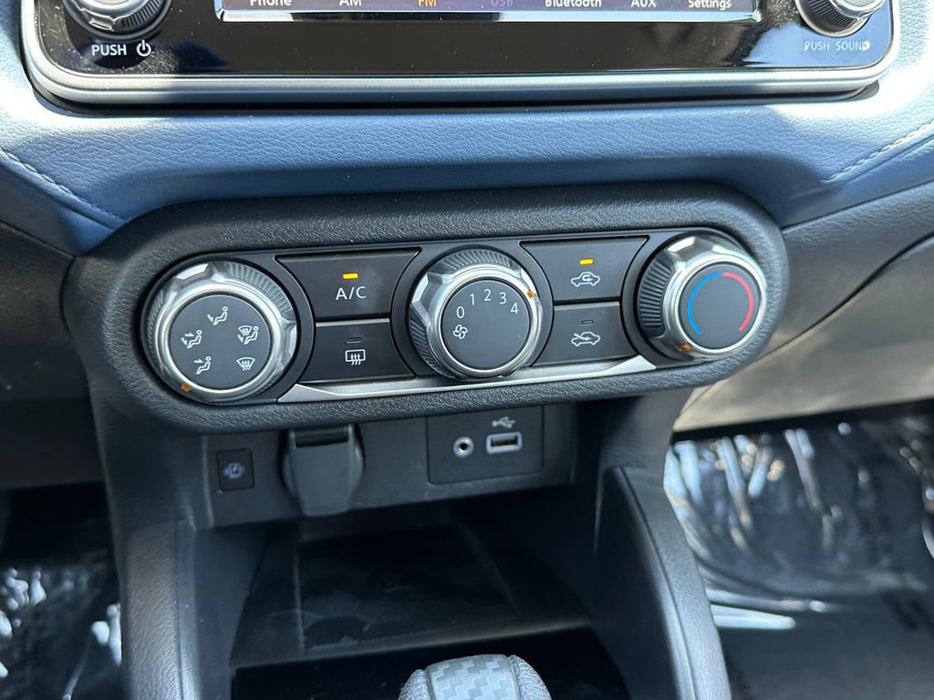 Used 2025 Nissan Versa SV FWD image 28