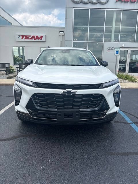 Used 2026 Chevrolet Trax ACTIV w/ Driver Confidence Package FWD image 2