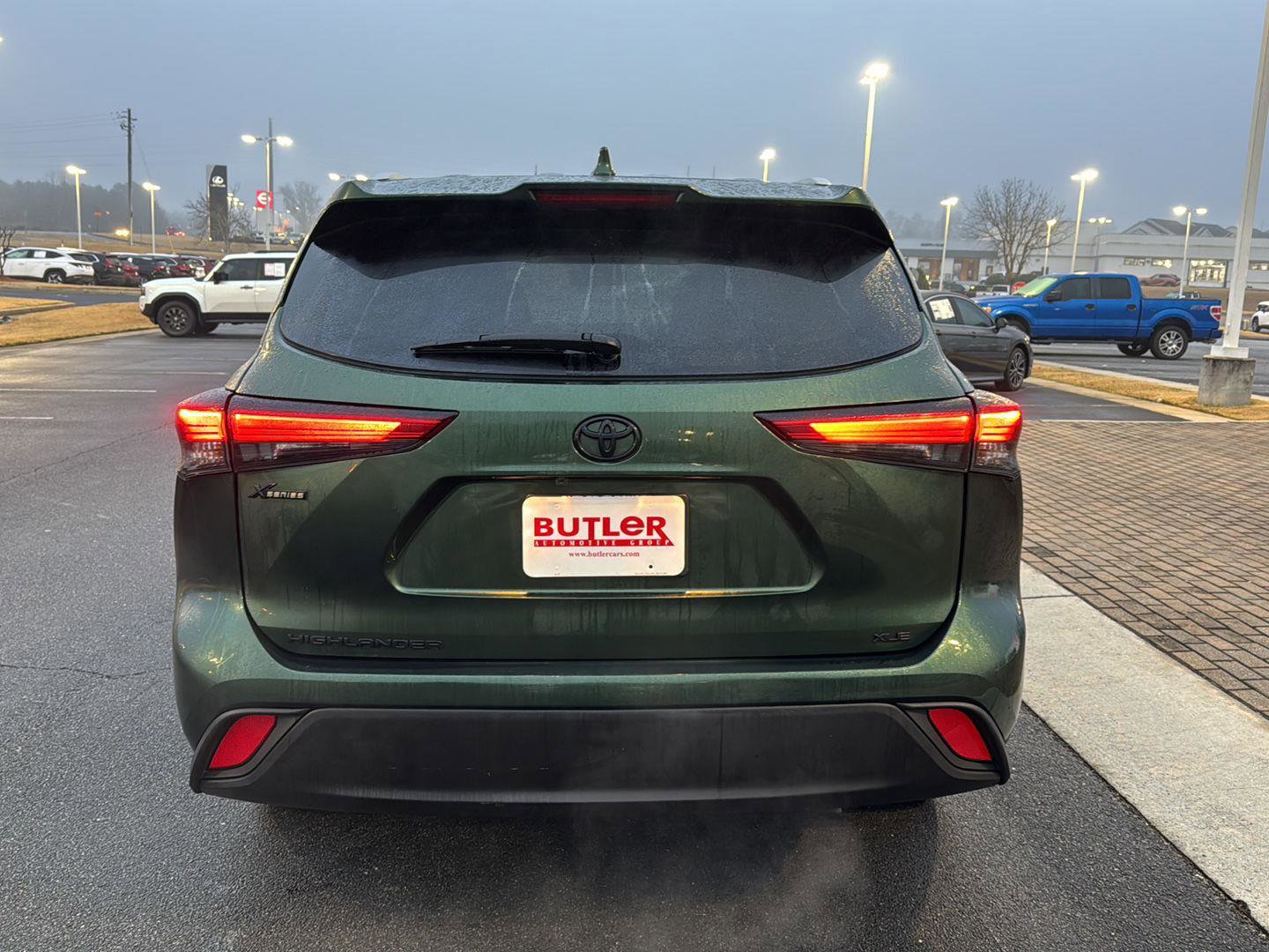 Certified 2023 Toyota Highlander XLE image 4