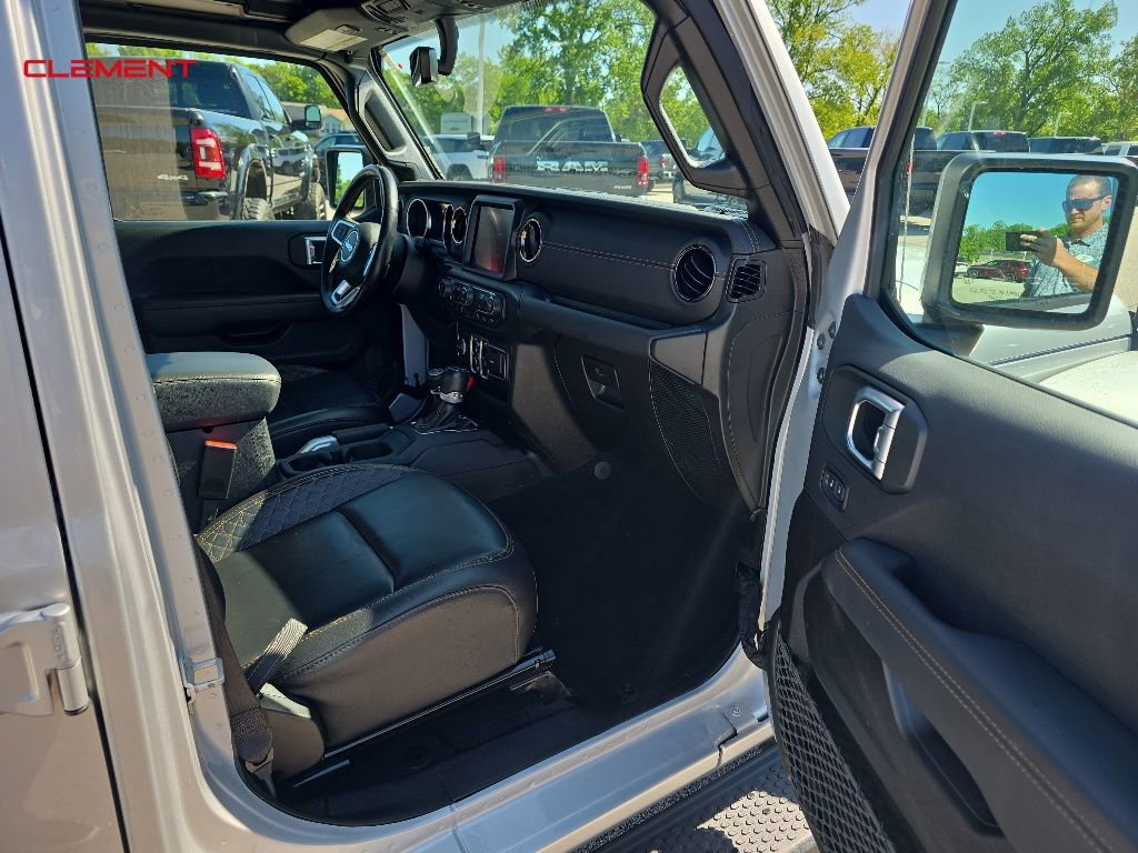 Used 2022 Jeep Wrangler Unlimited Sahara AWD/4WD image 27