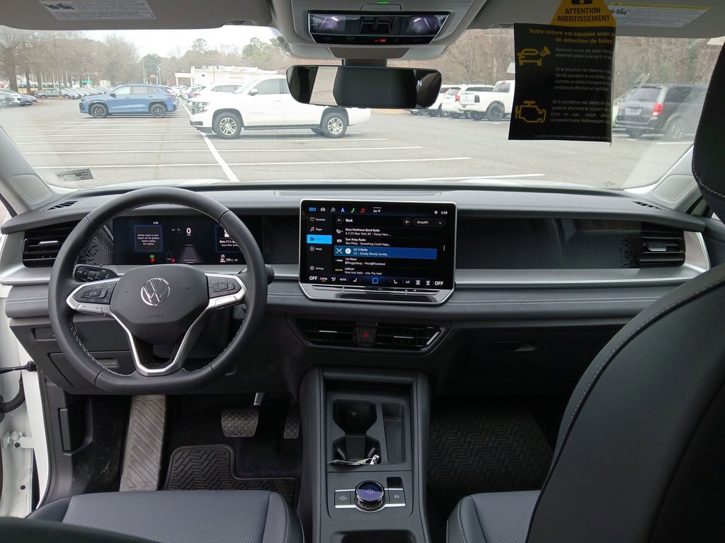 New 2025 Volkswagen Tiguan SE image 12