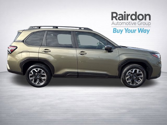 Used 2025 Subaru Forester Premium AWD/4WD image 8