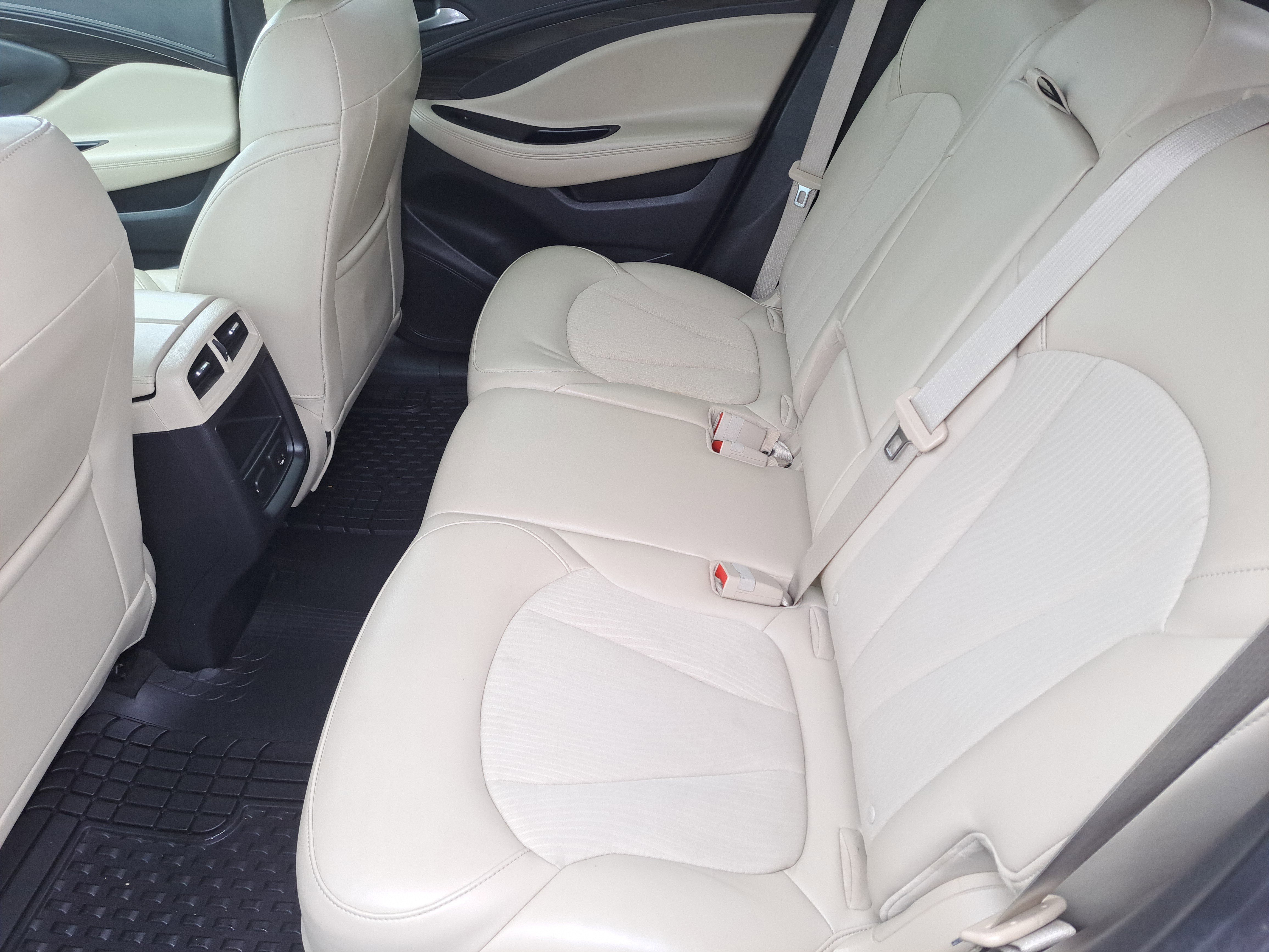 Used 2020 Buick Envision Preferred image 9