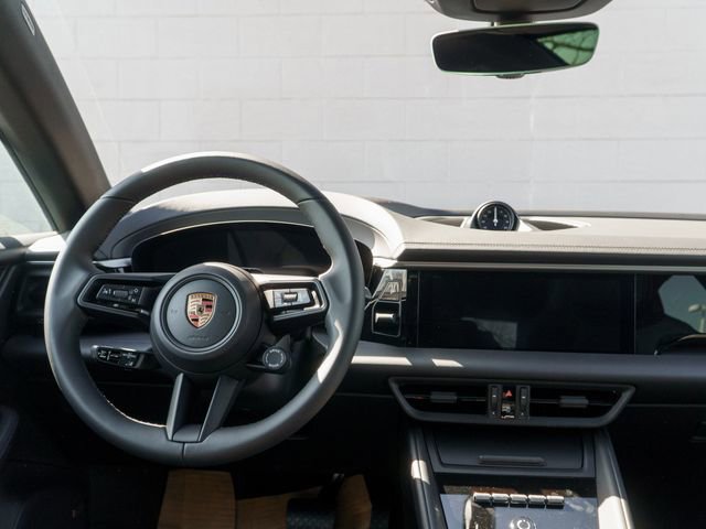 New 2026 Porsche Macan 4 Electric image 20