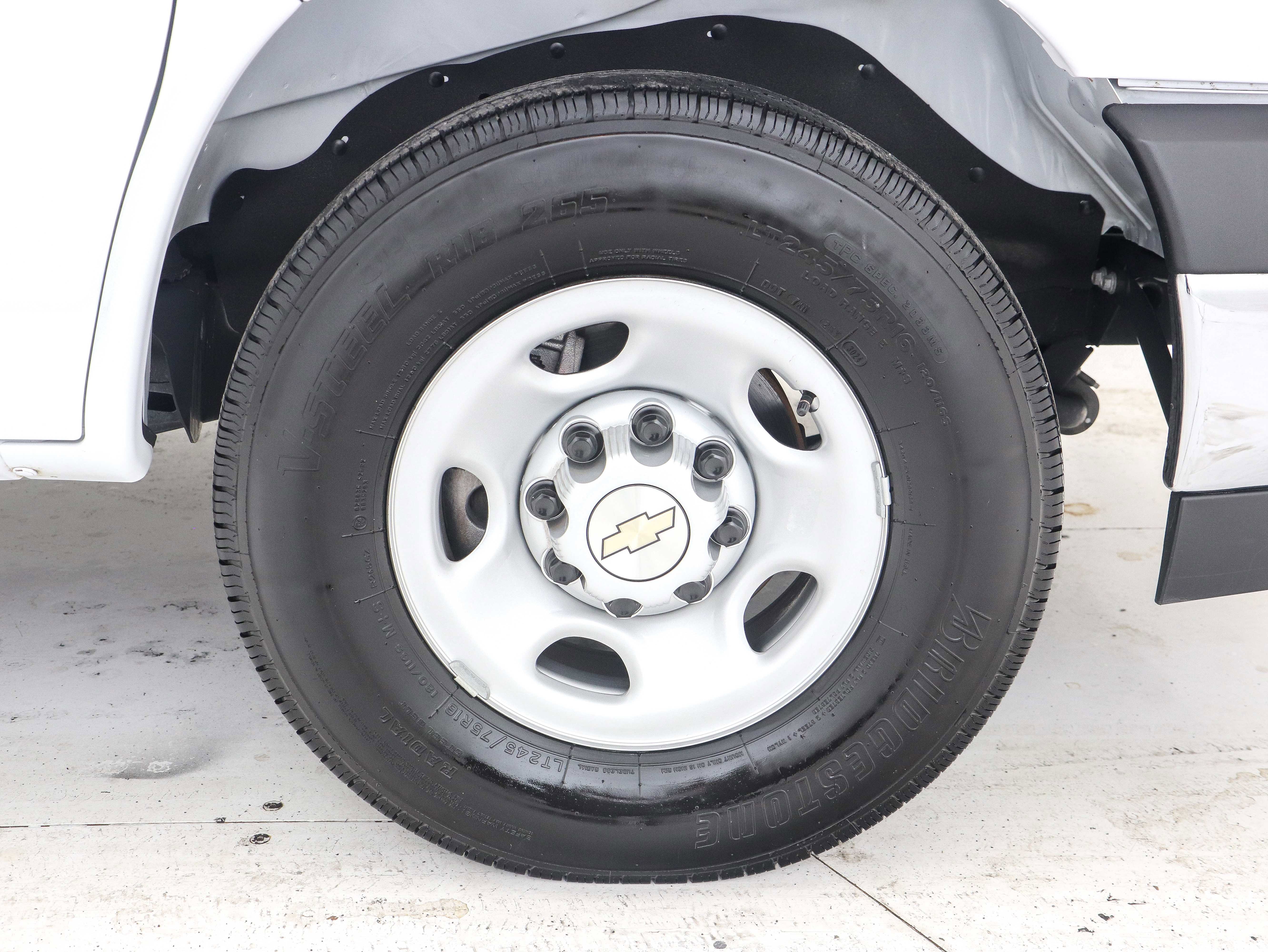 Used 2024 Chevrolet Express 3500 w/ Power Convenience Package image 29