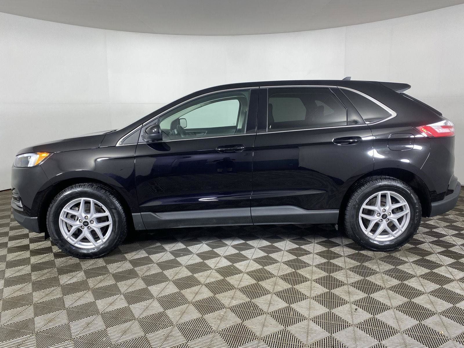 Used 2023 Ford Edge SEL w/ Convenience Package AWD/4WD image 4