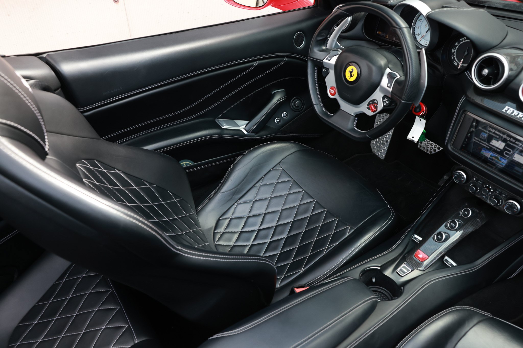 Used 2015 Ferrari California T RWD image 27