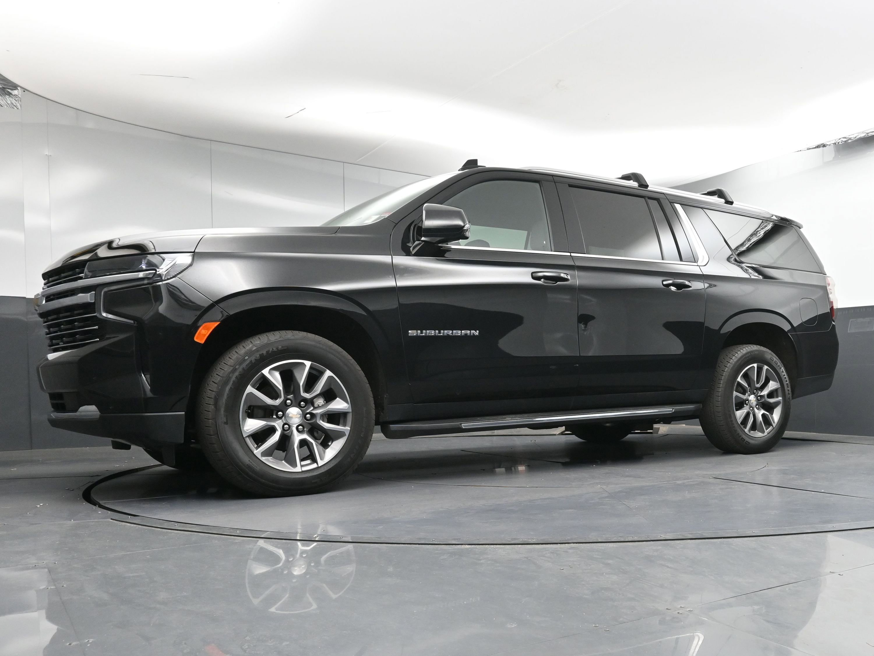 Used 2022 Chevrolet Suburban LT w/ LT Signature Package image 23