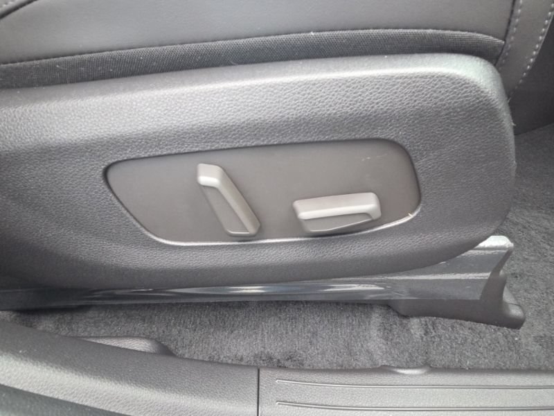 New 2027 Kia Carnival EX FWD image 16