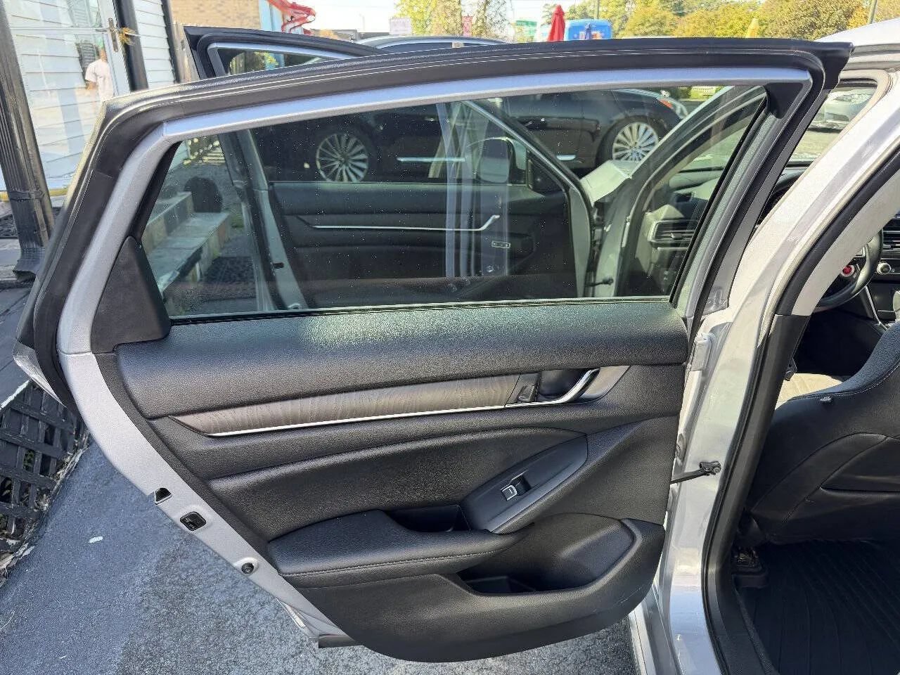 Used 2021 Honda Accord EX-L image 25