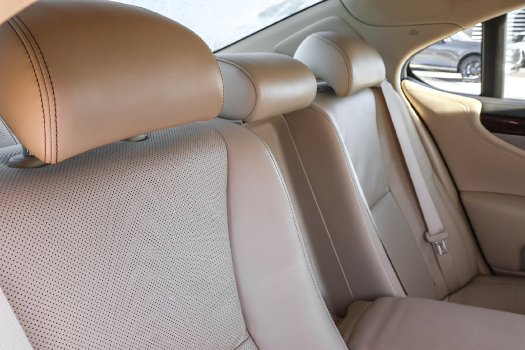 Used 2014 Lexus LS 460 AWD w/ Comfort Package image 35