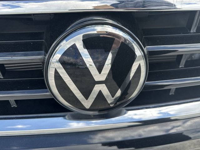 Used 2022 Volkswagen Tiguan SE R-Line image 10