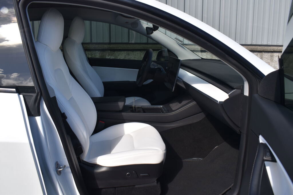 Used 2021 Tesla Model Y 2WD image 25