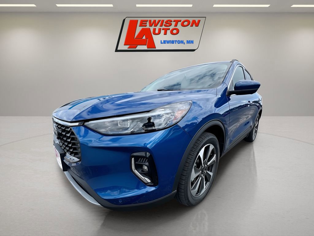 Used 2023 Ford Escape Platinum video 1