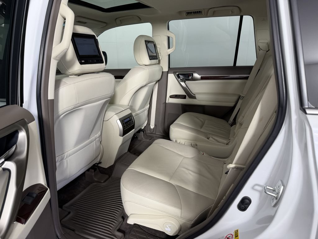 Used 2018 Lexus GX 460 Premium AWD/4WD image 16