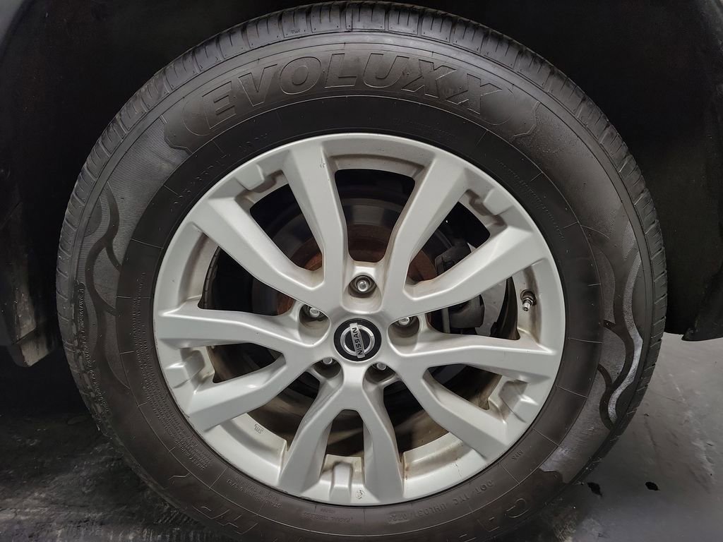 Used 2020 Nissan Rogue SV image 11