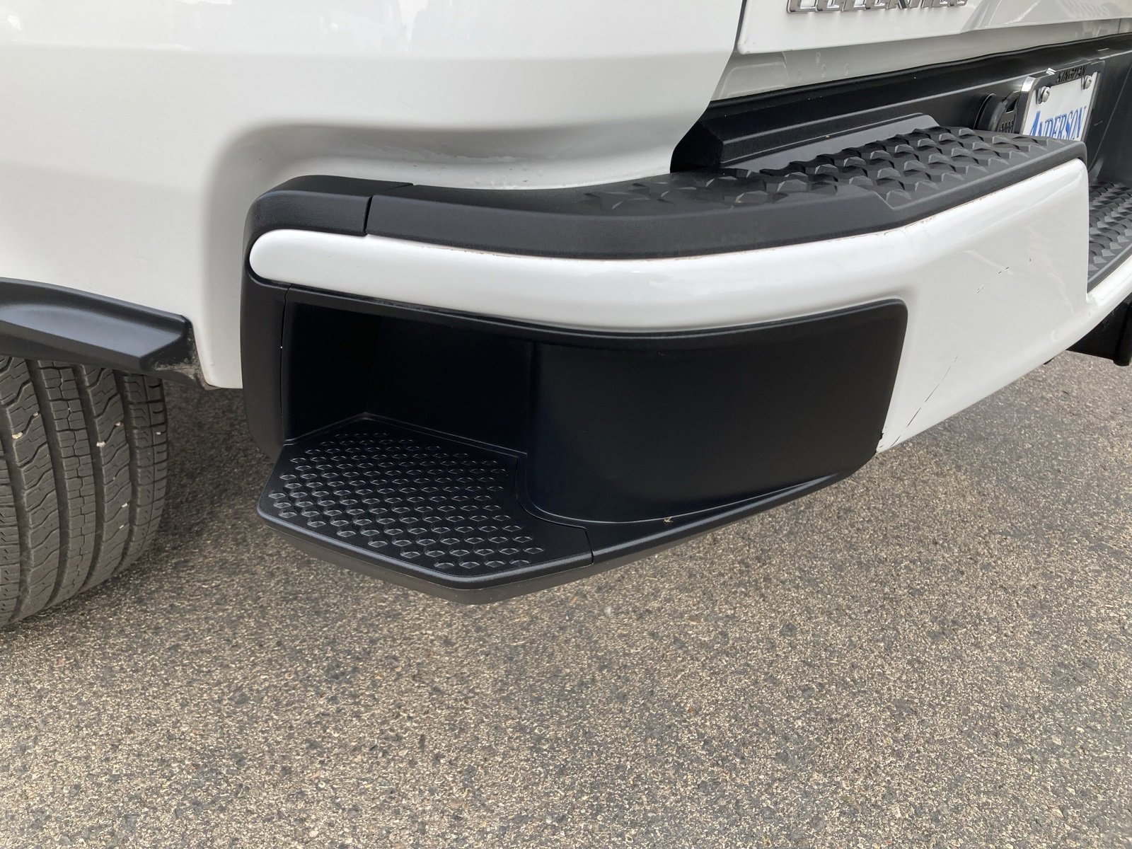 Used 2024 Chevrolet Colorado LT w/ LT Convenience Package II image 9