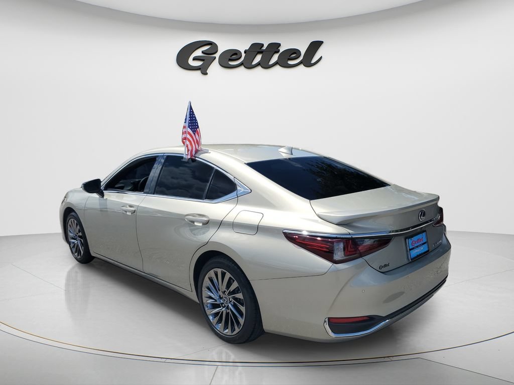 Used 2024 Lexus ES 300h Ultra Luxury w/ Accessory Package (Z2) FWD image 7
