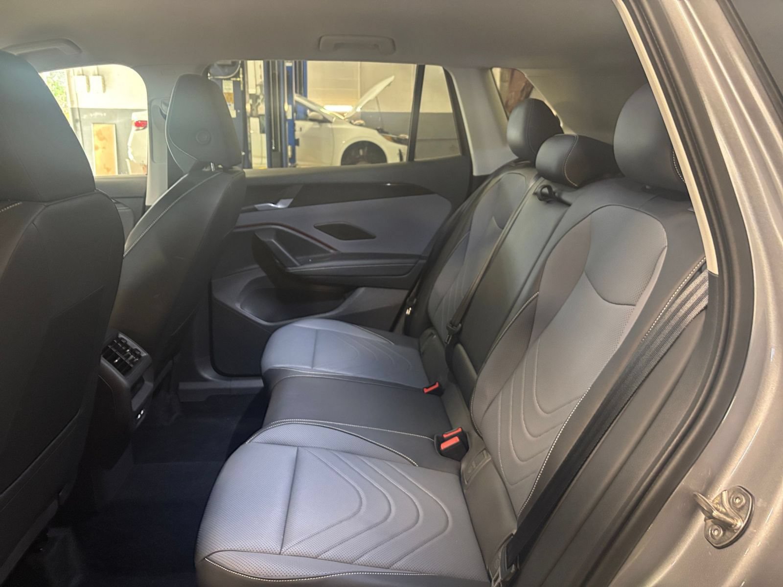 Used 2026 Volkswagen Tiguan SE AWD/4WD image 27