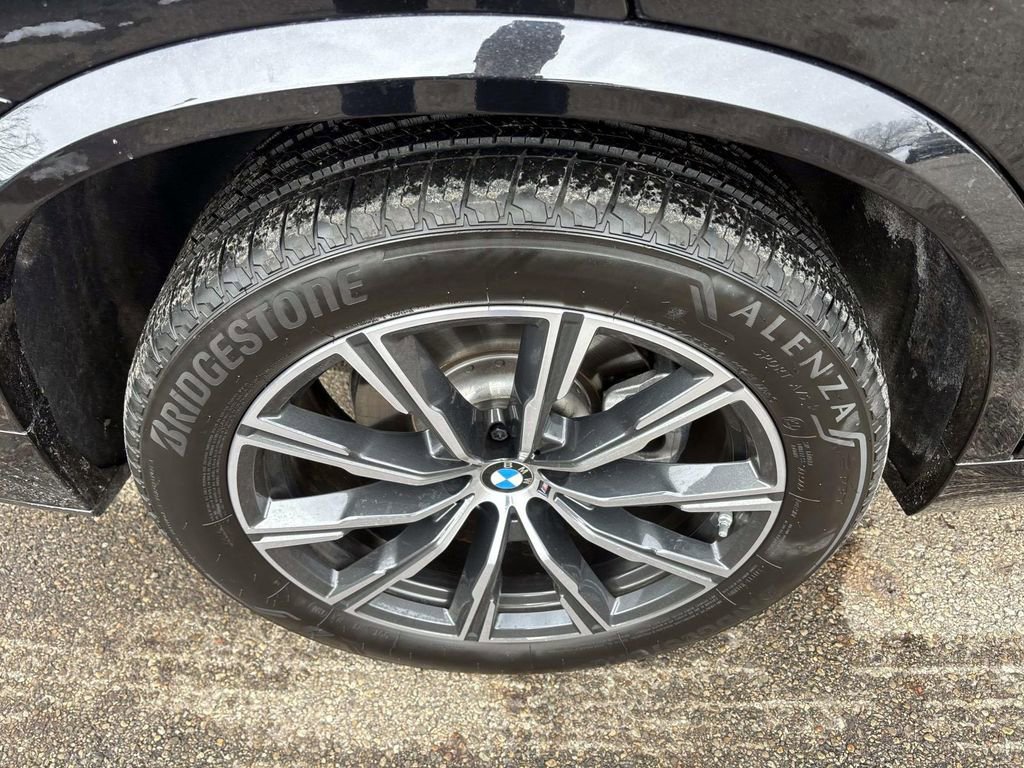 Used 2022 BMW X5 xDrive40i w/ M Sport Package image 10