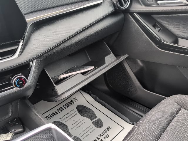 Used 2025 Chevrolet Equinox LT AWD/4WD image 24