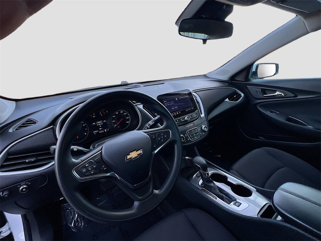Used 2024 Chevrolet Malibu LT image 9