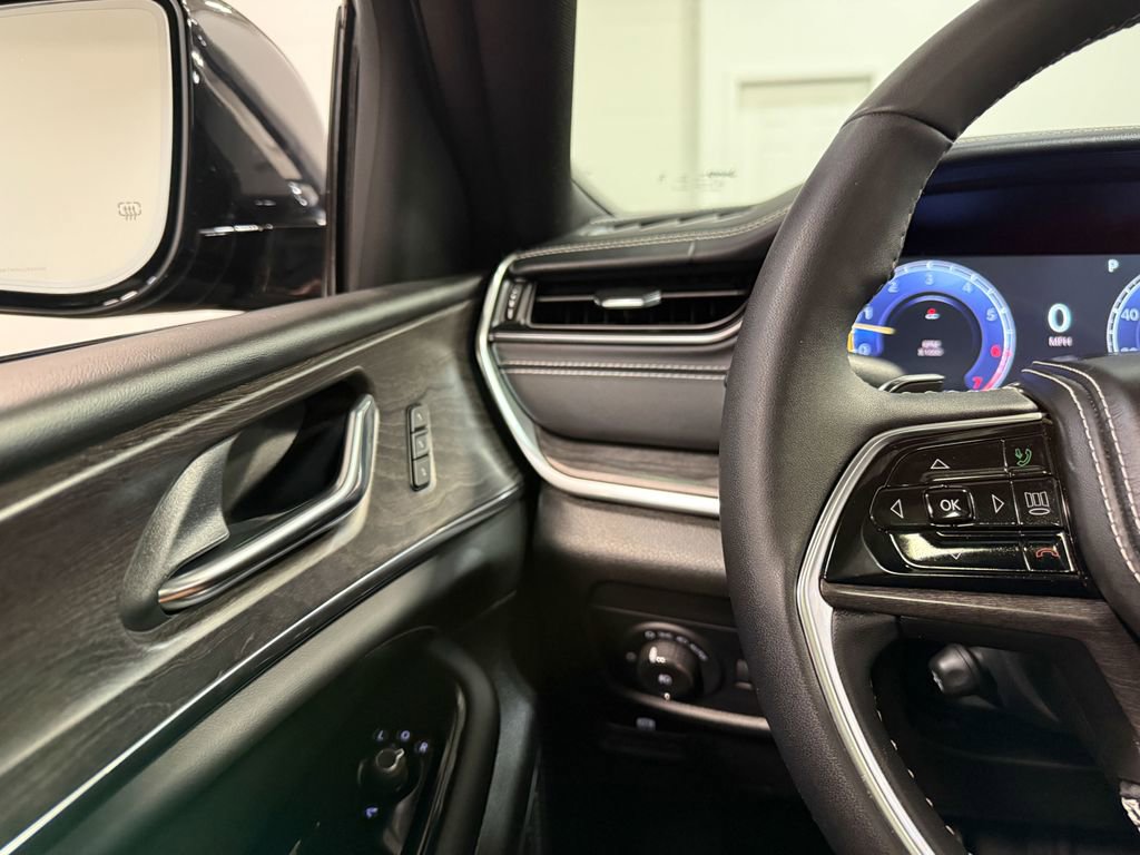 Used 2024 Jeep Grand Cherokee L Overland w/ Trailer Tow Package image 77