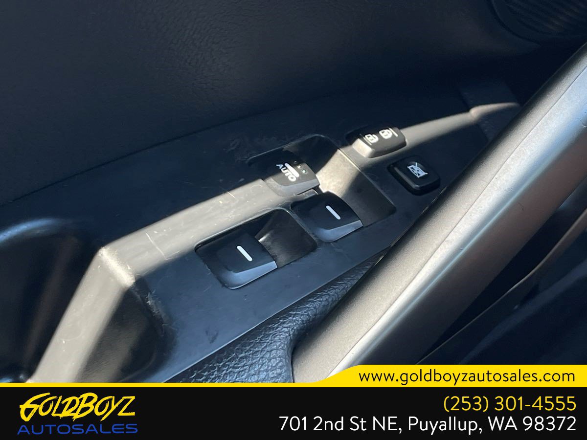 Used 2013 Hyundai Veloster w/ Style Pkg FWD image 37