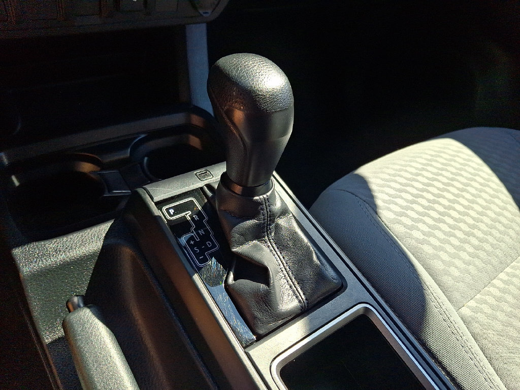 Used 2020 Toyota Tacoma SR AWD/4WD image 16