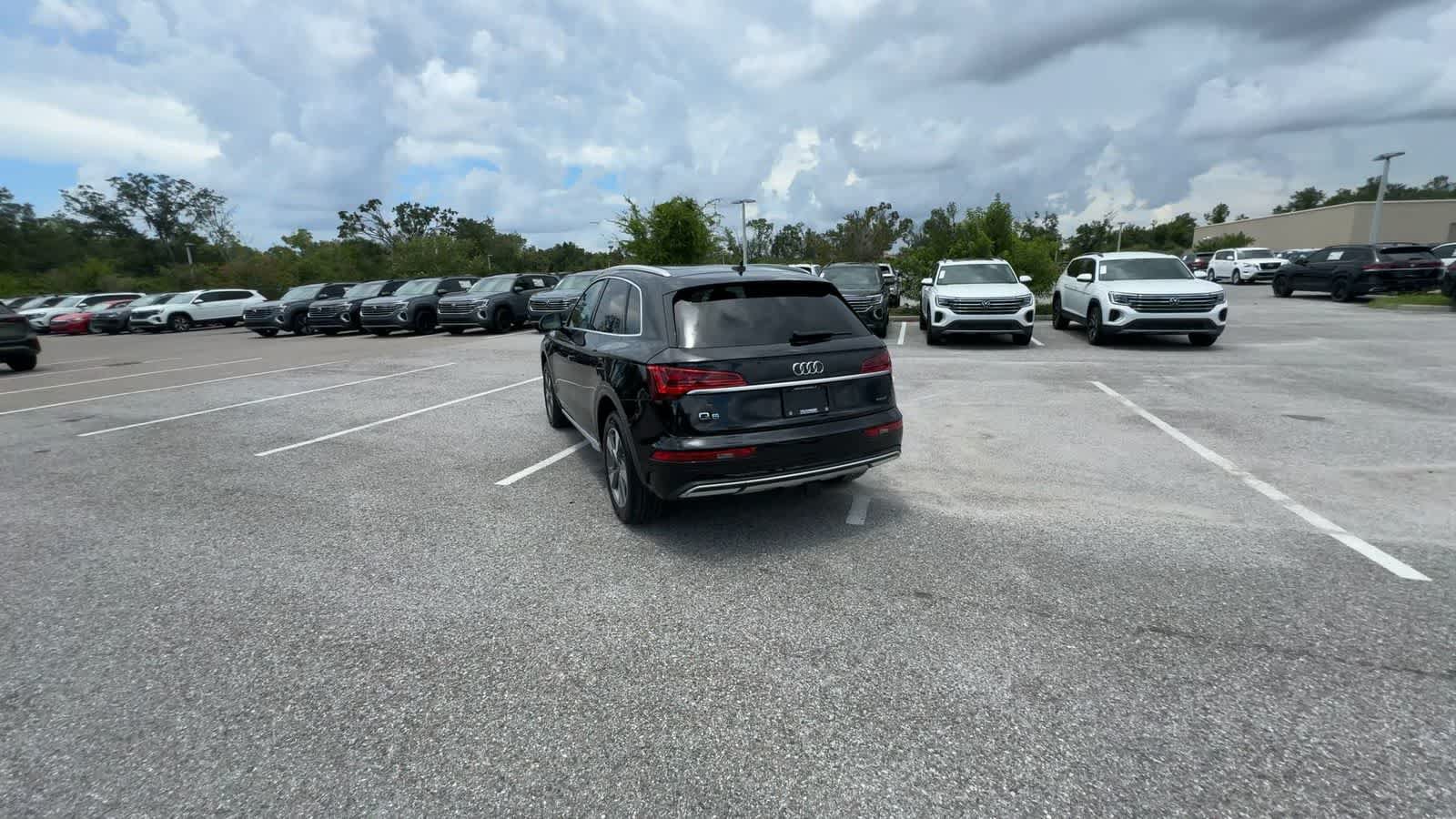 Used 2023 Audi Q5 2.0T Premium Plus w/ Premium Plus Package AWD/4WD image 6