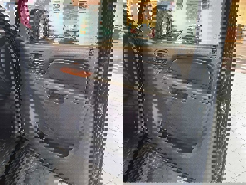 Used 2012 Chevrolet Suburban LTZ image 15