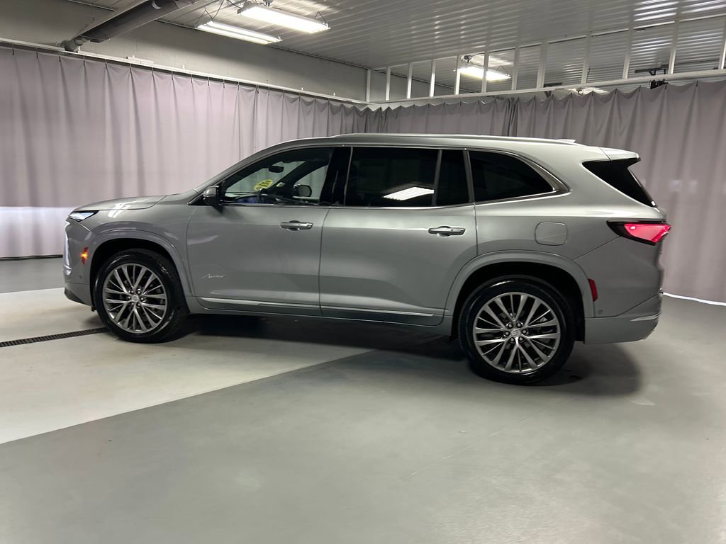 Used 2025 Buick Enclave Avenir w/ Super Cruise Package AWD/4WD image 4