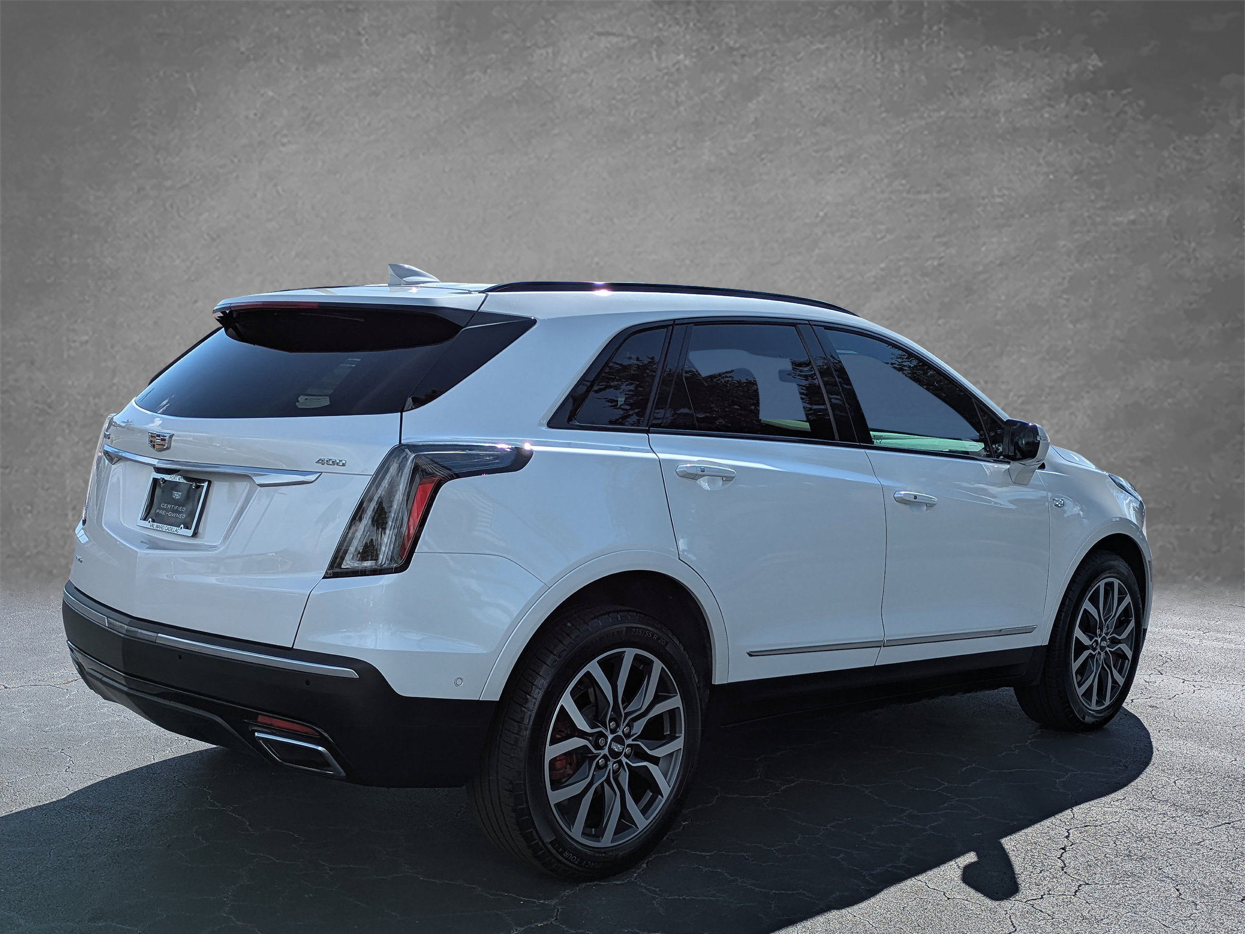 Certified 2023 Cadillac XT5 Sportv w/ Technology Package AWD/4WD image 6