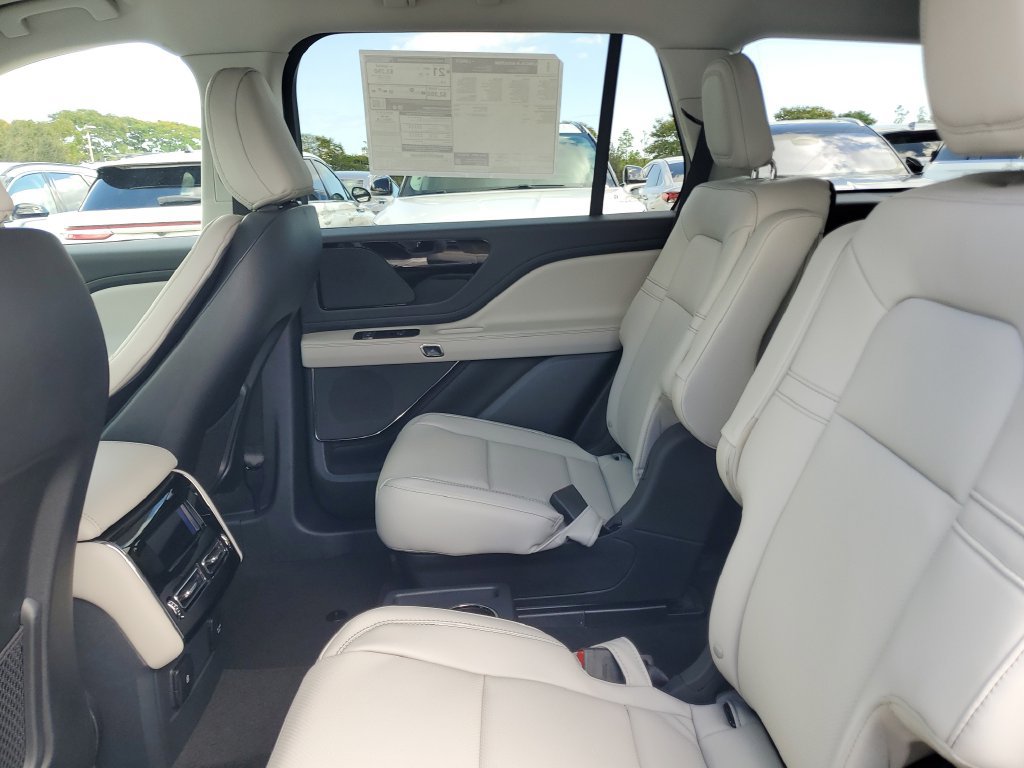 New 2026 Lincoln Aviator 2WD image 11