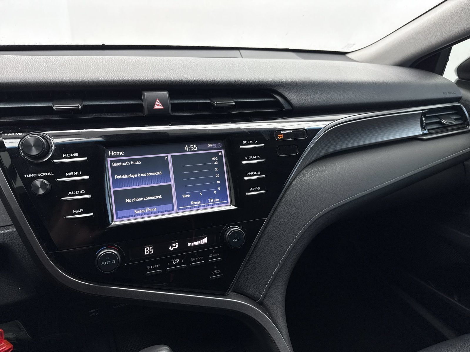 Used 2019 Toyota Camry SE FWD image 17