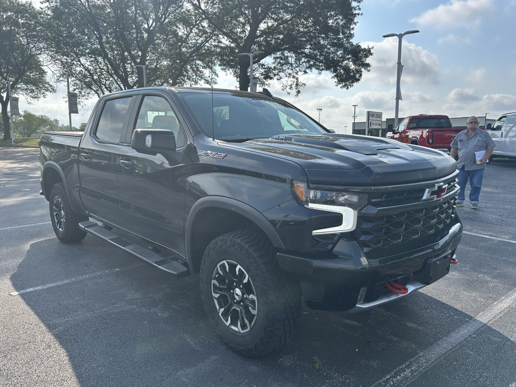 Used 2023 Chevrolet Silverado 1500 ZR2 AWD/4WD image 3
