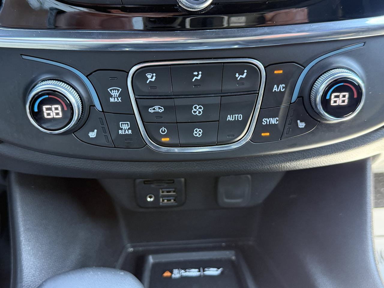 Used 2023 Chevrolet Traverse RS w/ LPO, Floor Liner Package AWD/4WD image 11