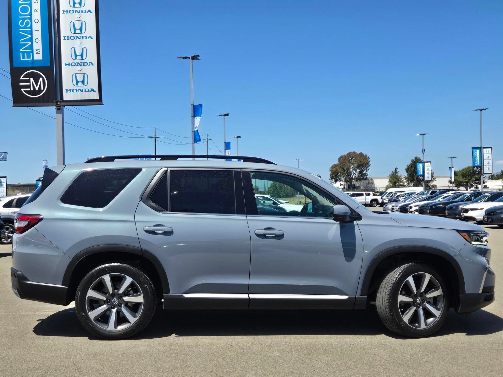 Certified 2024 Honda Pilot Touring image 8