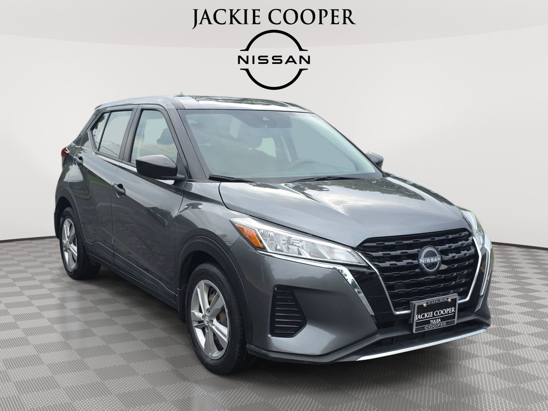 Used 2023 Nissan Kicks S FWD image 3